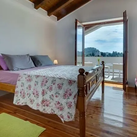 Holiday House Olea *